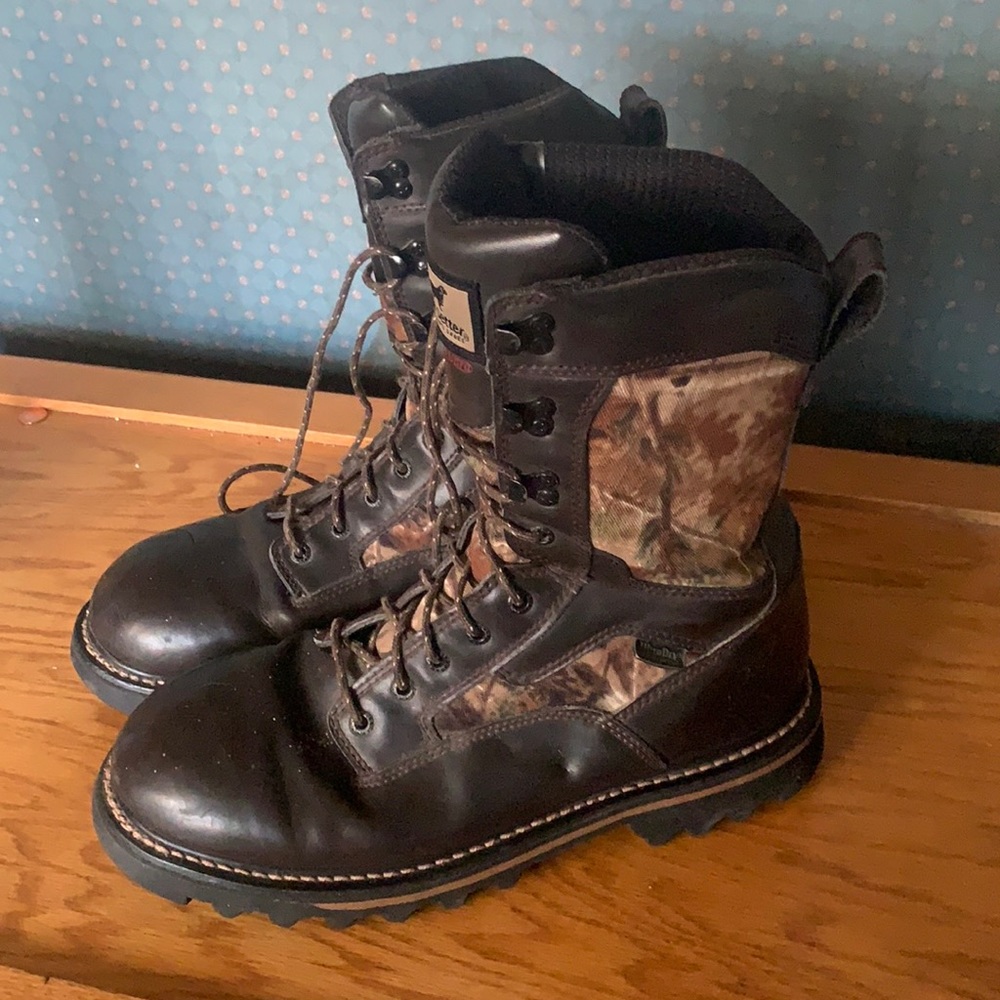 Ankle high camouflage insulated boots Irish settler by red wing steel shank